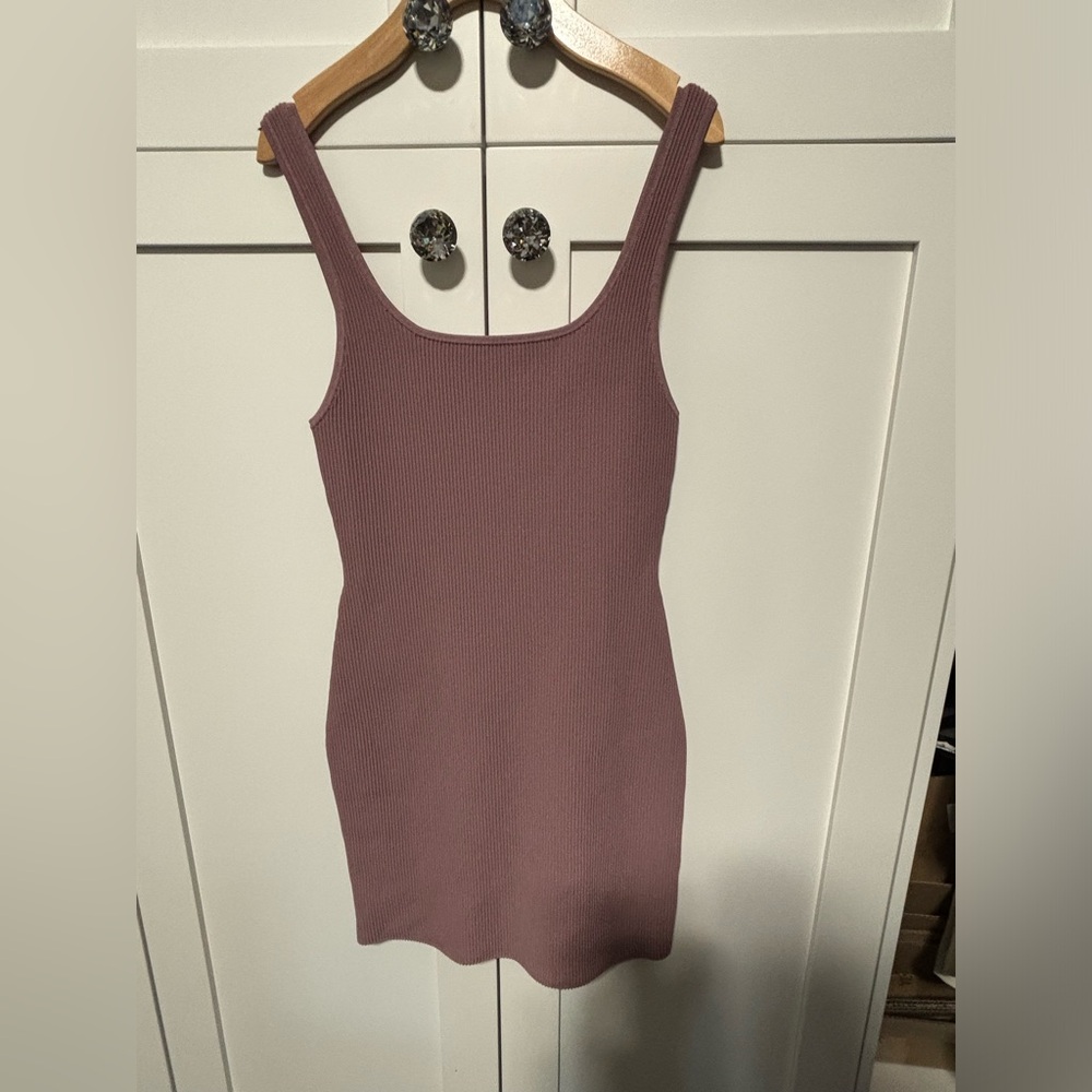 Aritzia Babaton Sculpt knit dress size Medium NWOT’s